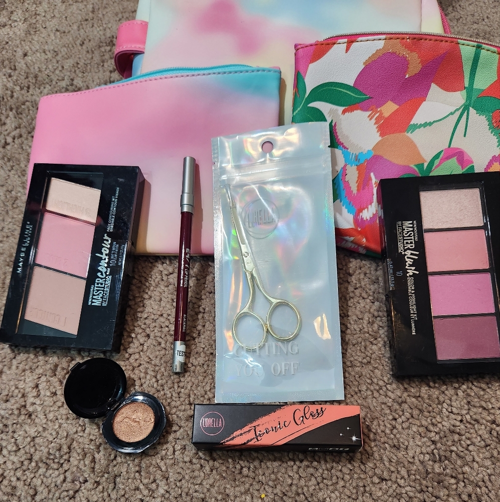 Makeup bundle - Picture 5 of 6
